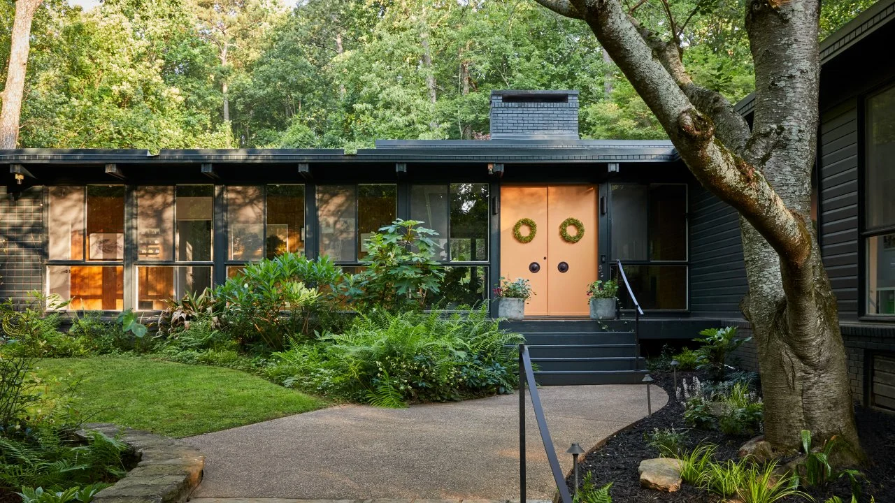 Curb Appeal Inspiration for Ranch Homes | HGTV, image size:1280x720