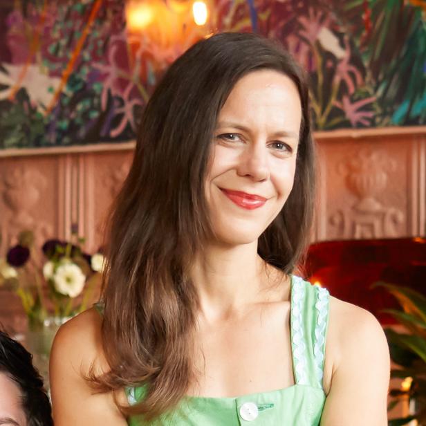 Elizabeth Finkelstein Bio | HGTV