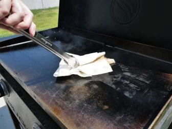 how to season a griddle