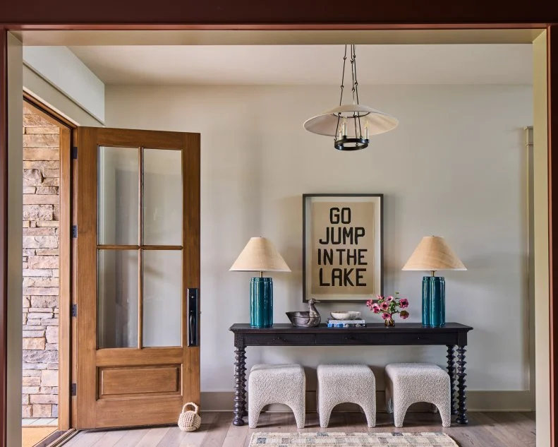 Charming Lakeside Entry