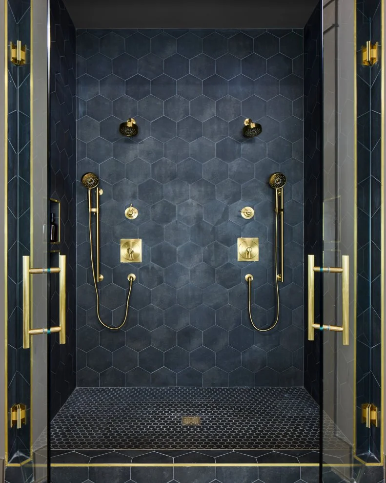 Luxurious and Spacious Shower