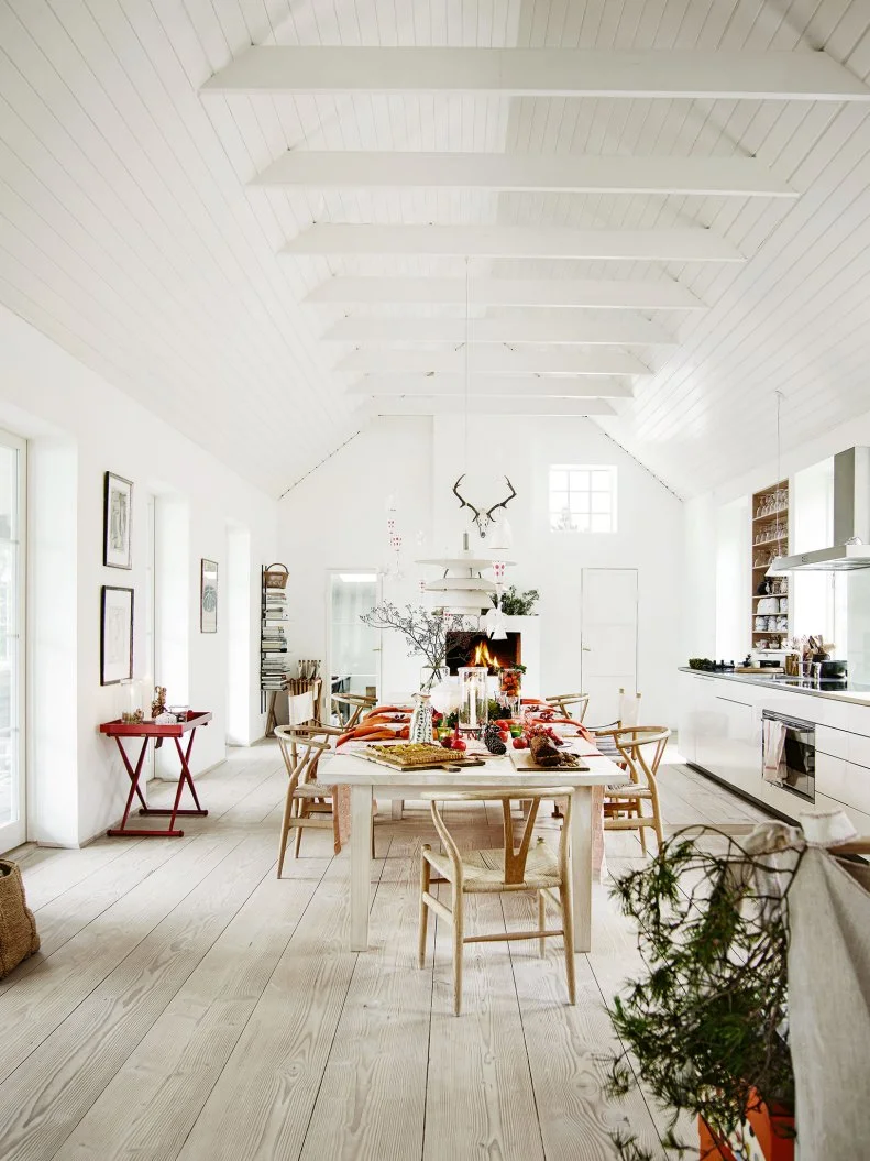 Authentic, Designer-Approved Scandinavian Christmas Decorating Ideas | HGTV - Hgtv Scandinavian Decor
