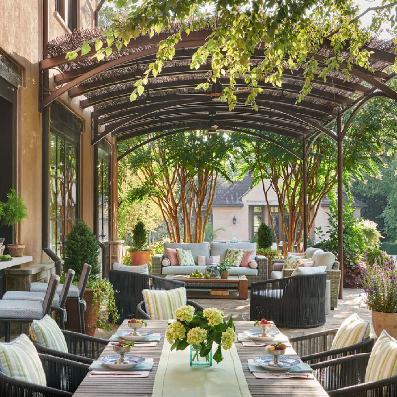 Enchanting Al Fresco Outdoor Entertaining Spot | HGTV, image size:1280x1280
