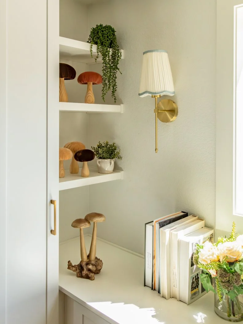Here are the shelves around the vanity desk in the walk-in closet of the Palomino home, as seen on Sin City Rehab, Season 1.
