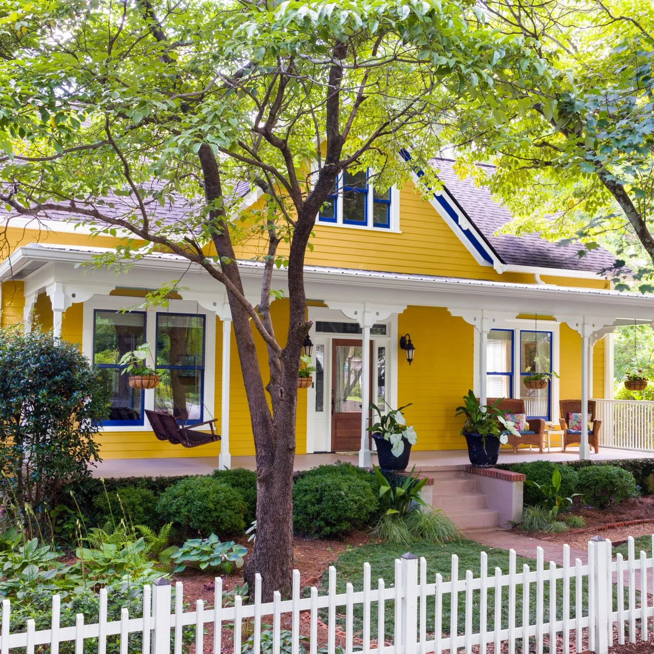 18 Yellow Exterior Paint Colors to Enhance Your Curb Appeal | HGTV, image size:1280x1280