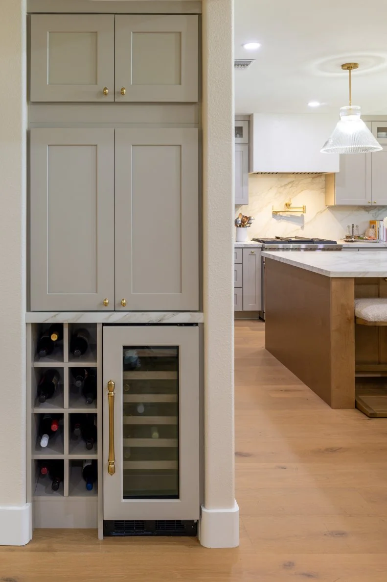 Eva Longoria, alongside Drew & Jonathan Scott, renovate the kitchen and living room for Eva's best friend, Bonnie, as seen on Celebrity IOU.