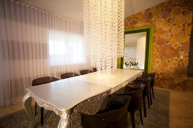 Designer David Bromstad goes Hollywood by making over the first floor of Whitney Kirsling and Robert Perez's house based on The Twilight Saga Breaking Dawn.