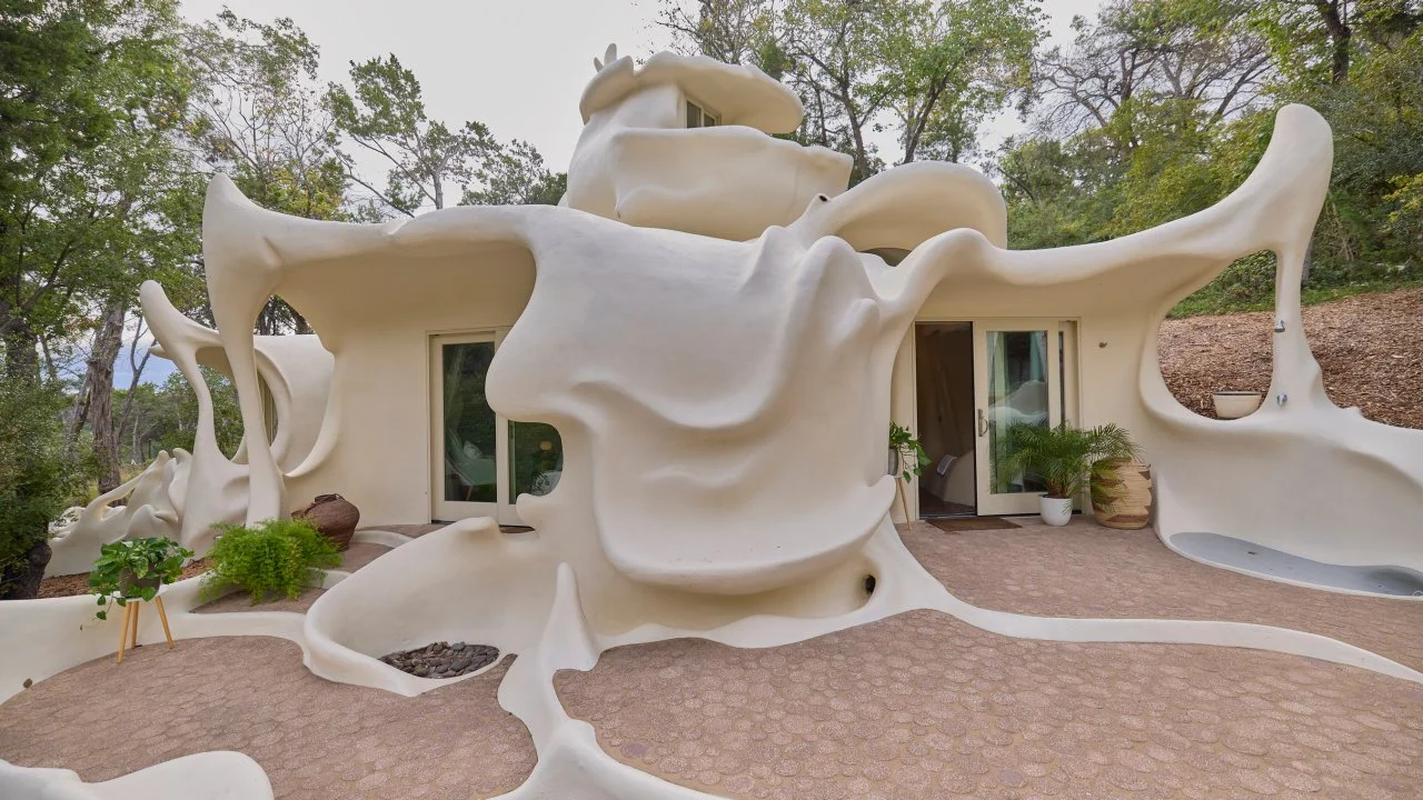 22 'Wild Vacation Rentals' You Can Book Right Now | HGTV