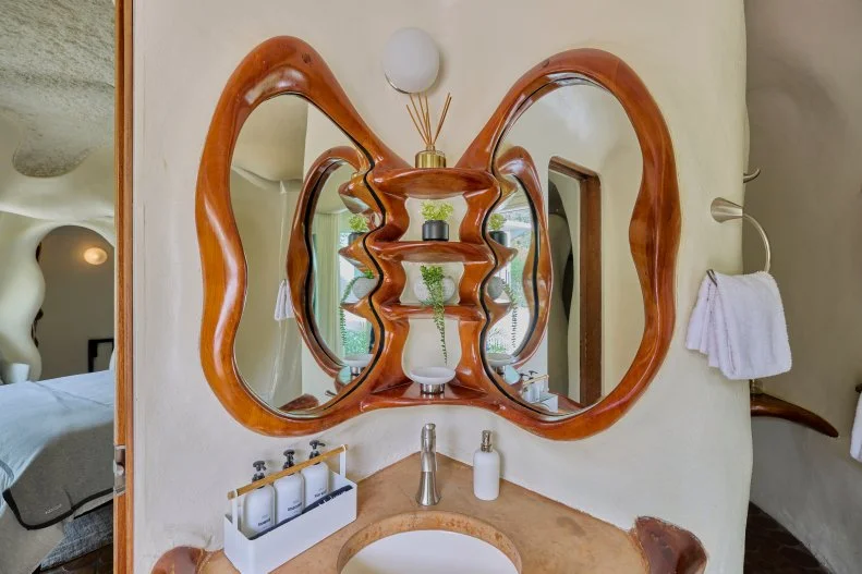 Master Bathroom of The Bloomhouse as seen on Wild Vacation Rentals, Season 1.
