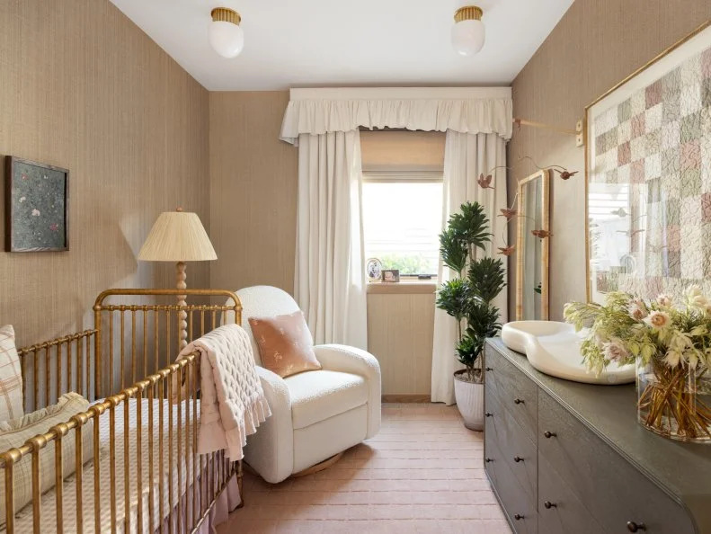 2609-05 Jasmine Roth's Baby Girl Nursery