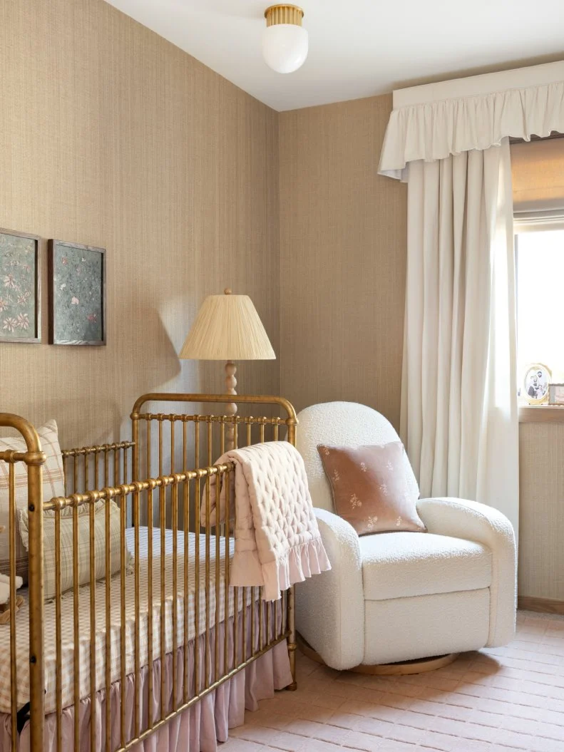 2609-05 Jasmine Roth's Baby Girl Nursery