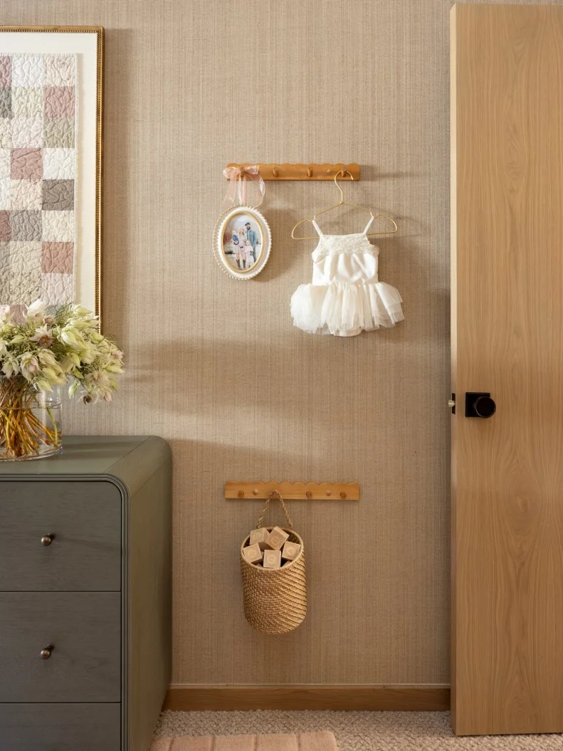 2609-05 Jasmine Roth's Baby Girl Nursery