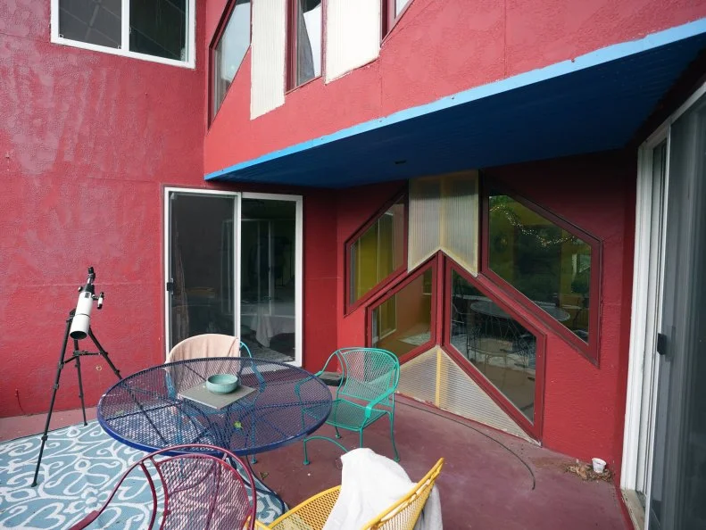 Balcony of Mishmosh Hodgepodge house, as seen on Ugliest House In America, Season 7.