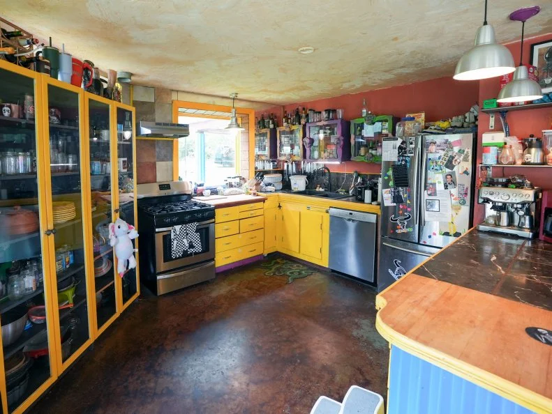 Kitchen of Mishmosh Hodgepodge house, as seen on Ugliest House In America, Season 7.
