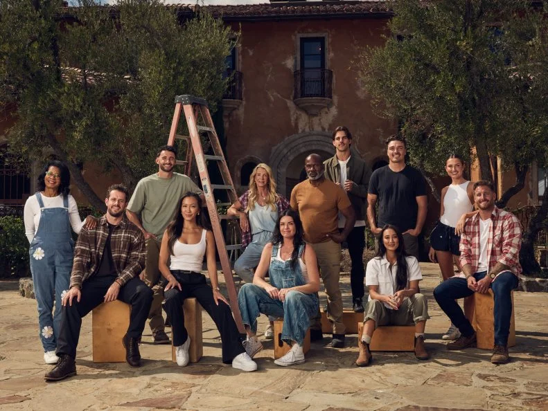 Contestant Jill Chin, Noah Erb, Dean Bell, Joan Vassos, Chris Stallworth, Jeremy Simon, Courtney Robertson, Brendan Morais, Sam McKinney, Sandra Mason, Tammy Ly, Allyshia Gupta on seamless, as seen on Bachelor Mansion Takeover, Season 1
