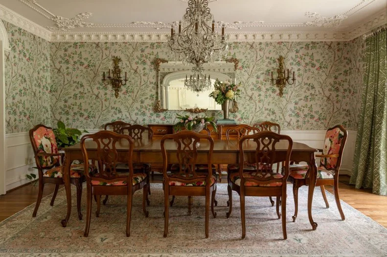 This Kentucky home resurrects the gentle art of the dining room.