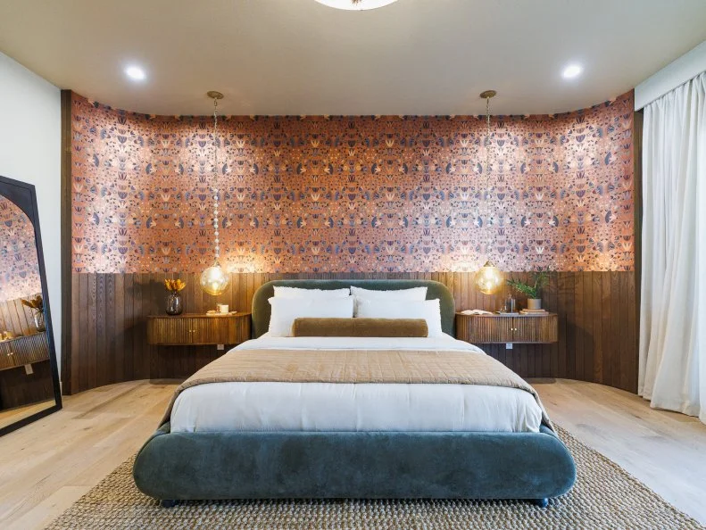 After of Team Kim Wolfe and Chelsea Meissner's primary suite - bedroom, as seen on Rock the Block, Season 7.