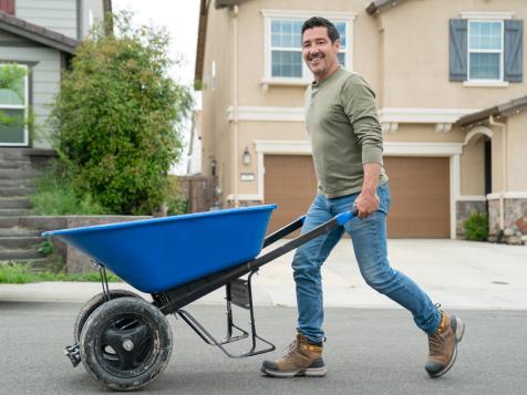 Jonathan Knight Stars in HGTV's 'Crashers' Reboot