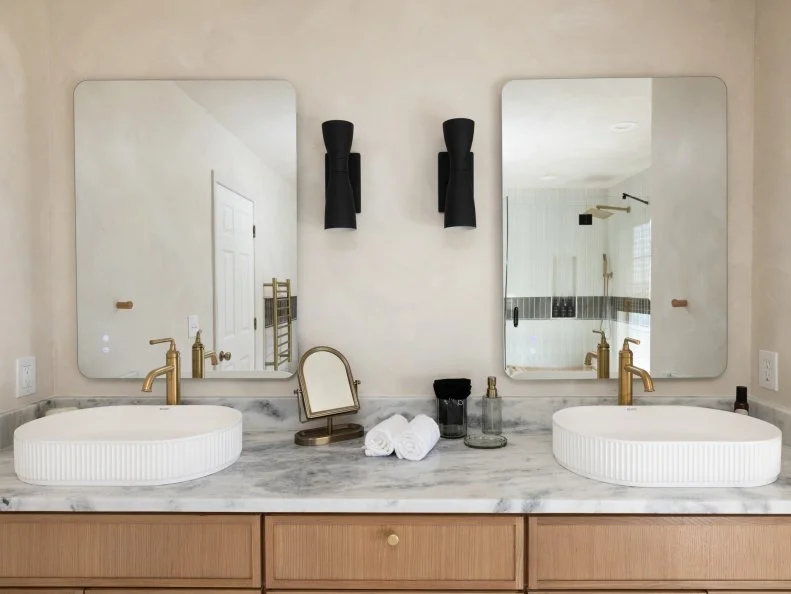 After of Team Mika Kleinschmidt’s main suite bathroom with a spa inspired design, as seen on Battle on the Beach, Season 5.