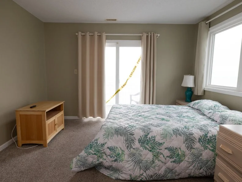 Before of Team Ty Pennington’s Guest Bathrooms and Surprise Bedroom, as seen on Battle on the Beach, Season 5.