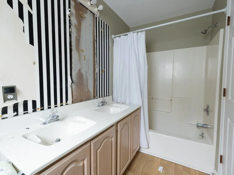 Before of Team Ty Pennington’s Guest Bathrooms and Surprise Bedroom, as seen on Battle on the Beach, Season 5.
