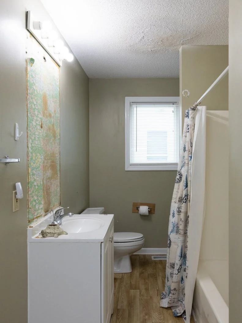 Before of Team Ty Pennington’s Guest Bathrooms and Surprise Bedroom, as seen on Battle on the Beach, Season 5.