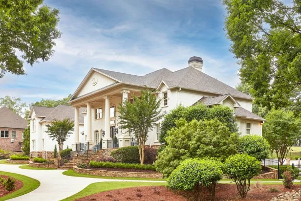 There's Room for the Whole Family at This Sprawling Georgia Home (With a Converted Garage Apartment)
