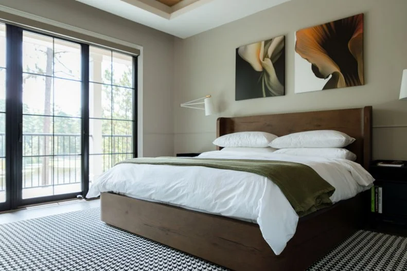Bedroom With Houndstooth Carpet