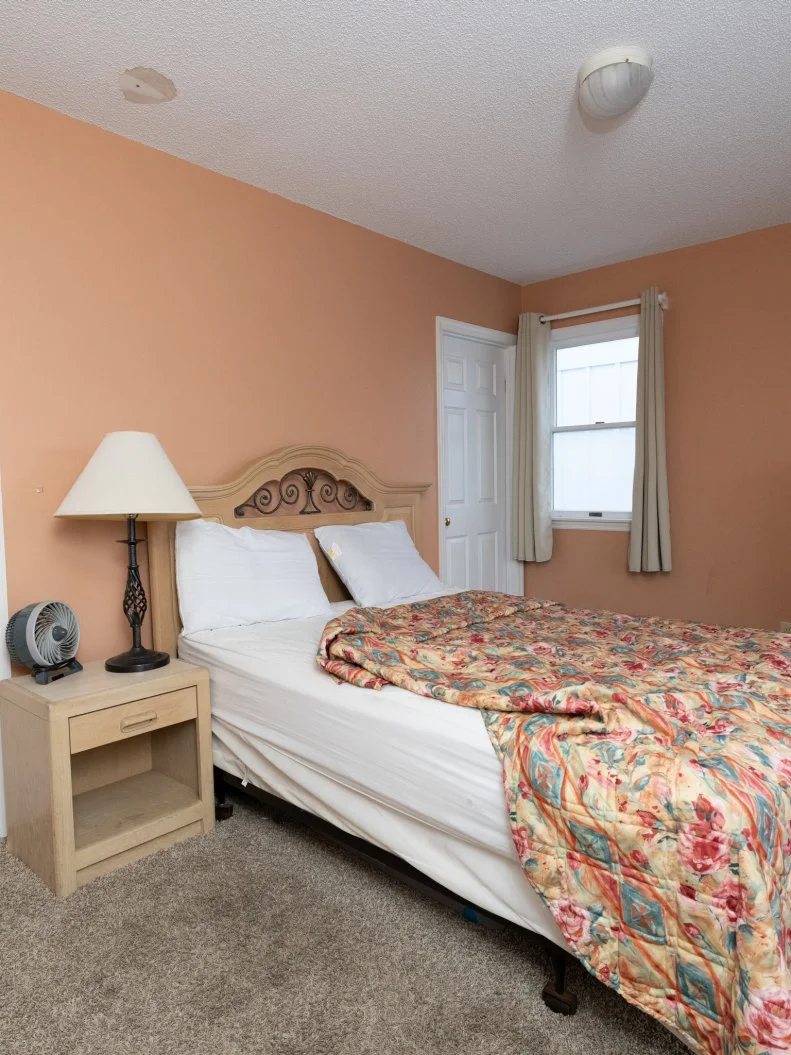 Before of Team Sarah Baeumler’s final Guest Bedroom, as seen on Battle on the Beach, Season 5.