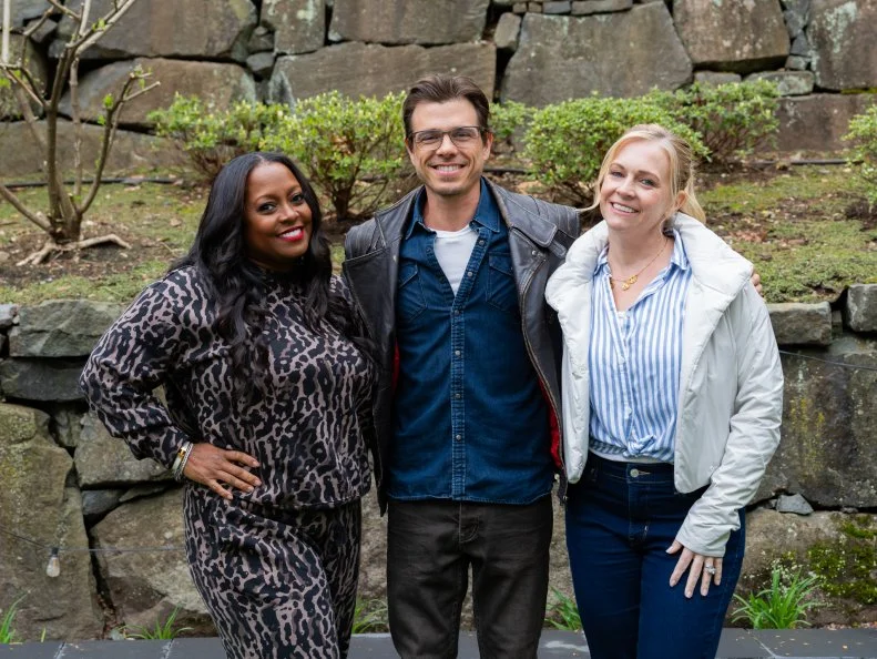 Contestants Keshia Knight Pulliam, Matthew Lawrence, and Melissa Joan Hart pose, as seen on Totally 90ís House, Season 1.