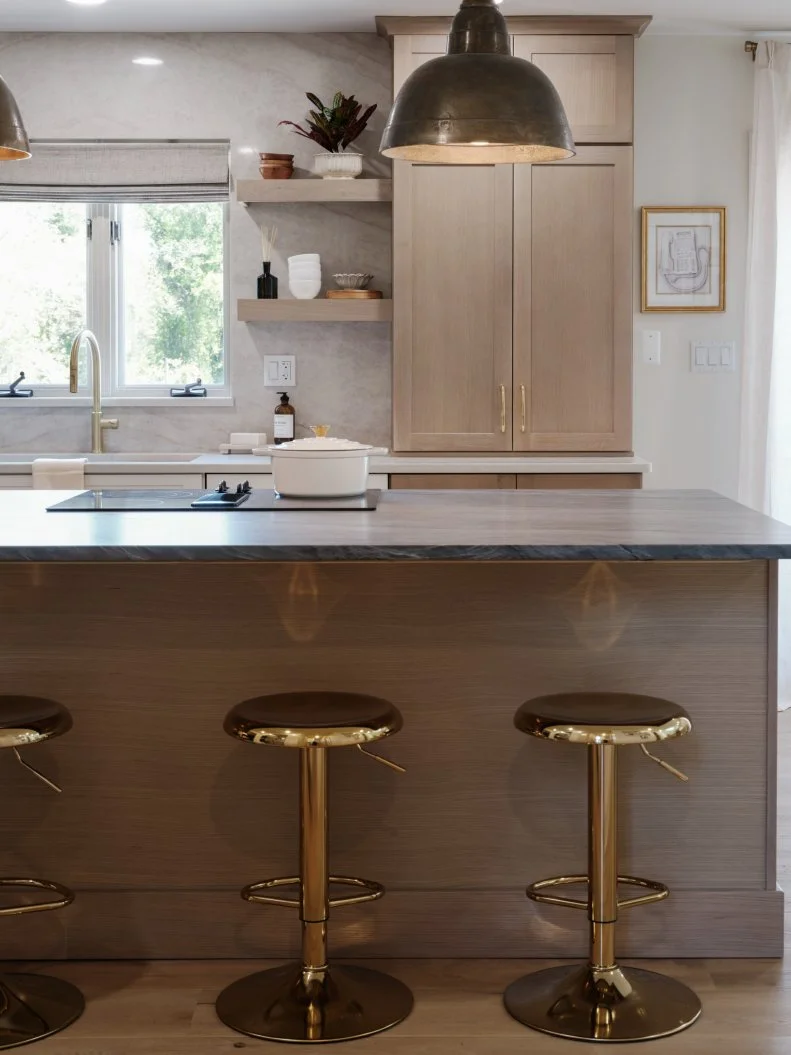 kitchen island with stools as seen on Totally 90s House, Season 1.