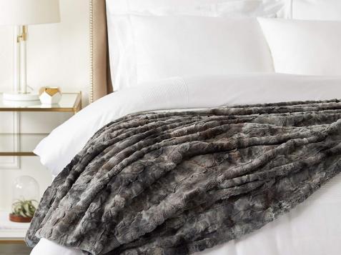 18 Cozy Autumnal Accessories for Your Bed, Sofa and More