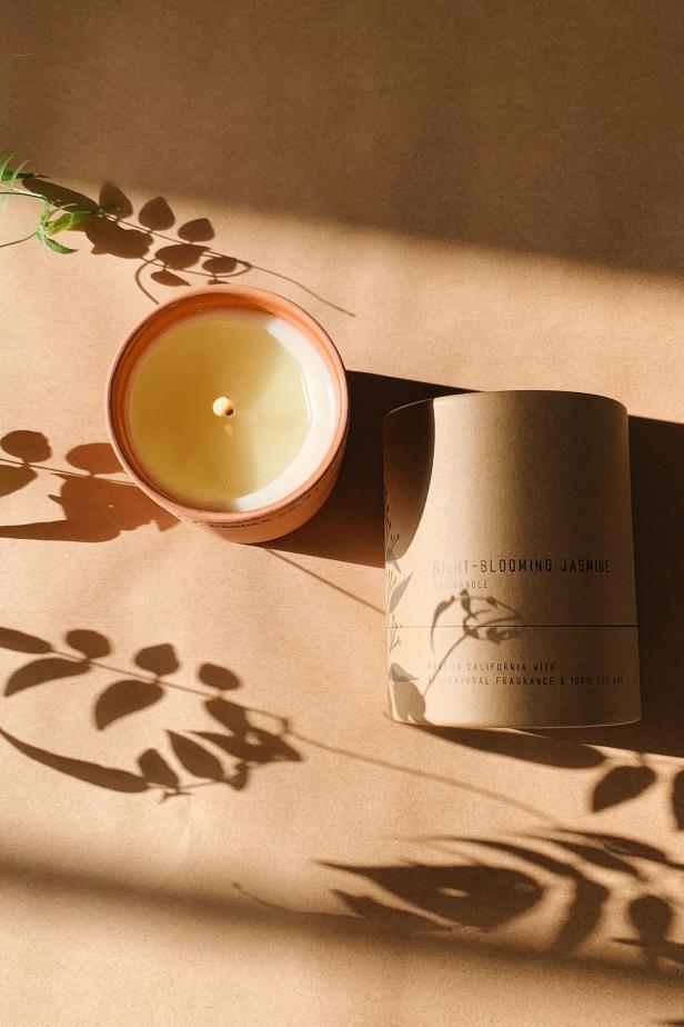 The Top Holiday Candle Scents According To Hgtv Editors Hgtv