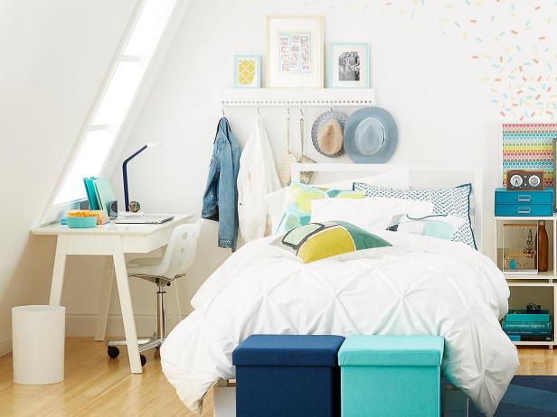 65 Dorm Room Decorating Ideas Decor, How To Set Up A College Dorm Bedsheet