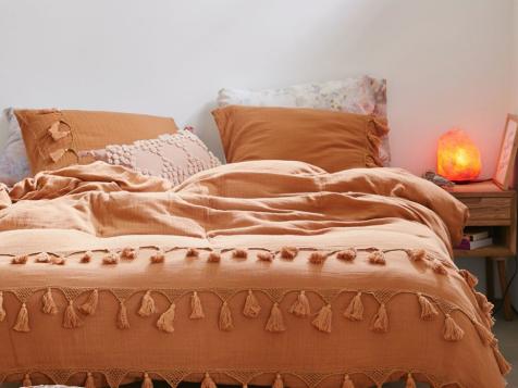 5 Dorm Room Bedding Combination Ideas That Make a Statement