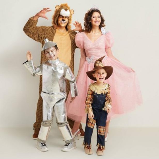 Verwonderlijk Family Halloween Costumes Ideas | HGTV CC-04