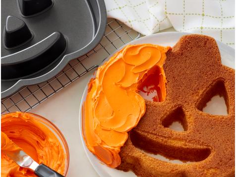 10 Halloween Bakeware Buys for Ultra-Spooky Treats