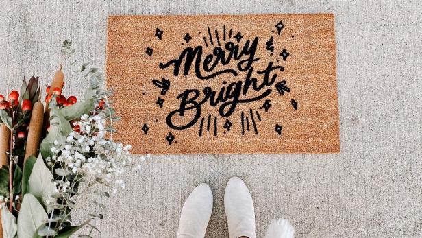 20 Christmas Doormats for the Merriest Entry