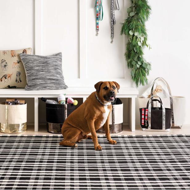 How To Pick The Perfect Area Rug, Best Black And White Area Rugs