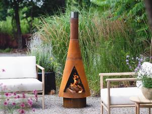 <center>10 Chimineas to Warm Up Your Outdoor Space