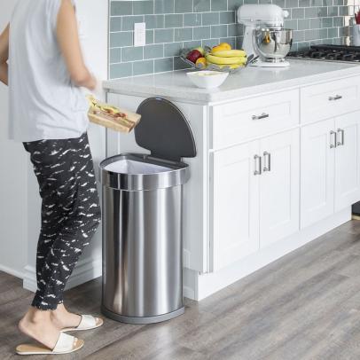 The Best Kitchen Trash Can 2022, What Size Should A Kitchen Trash Can Be