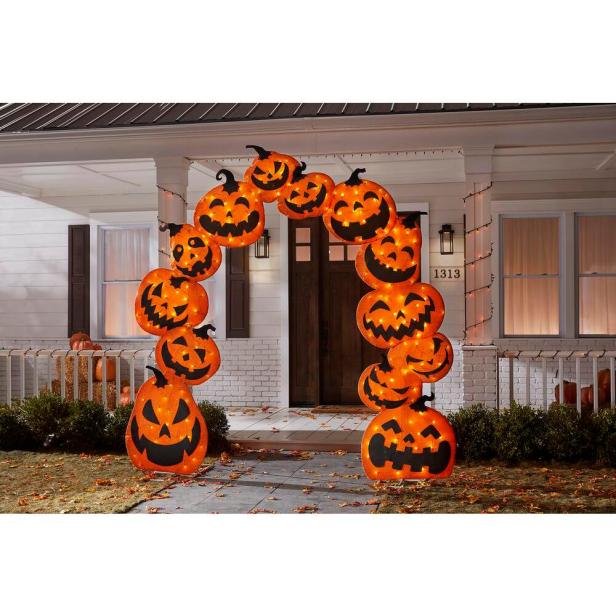 15 Outdoor Halloween Decorations To Buy In 2020 Hgtv
