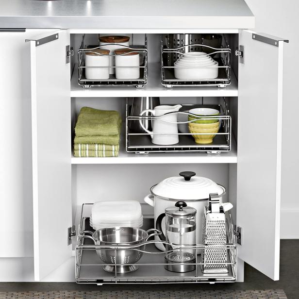 https://hgtvhome.sndimg.com/content/dam/images/hgtv/products/2021/1/21/5/rx_amazon_simplehuman-20-inch-pull-out-cabinet-organizer.jpeg.rend.hgtvcom.616.616.suffix/1611269758036.jpeg