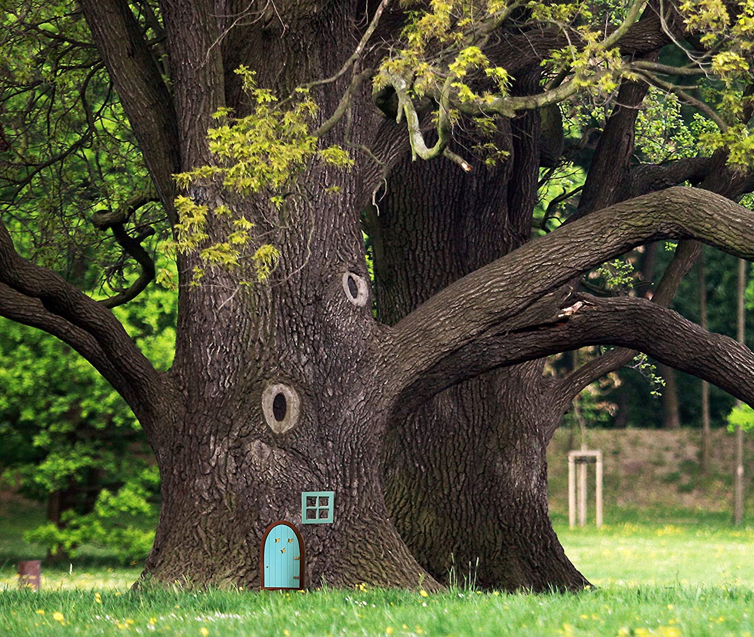 Miniature Fairy Doors for Trees Decor Outdoor Fairies Sleeping Door Tree Statues Fairy Garden Accessories for Fairy Tale Education Learning Toy Pretend Playset 3.94x2.56in 