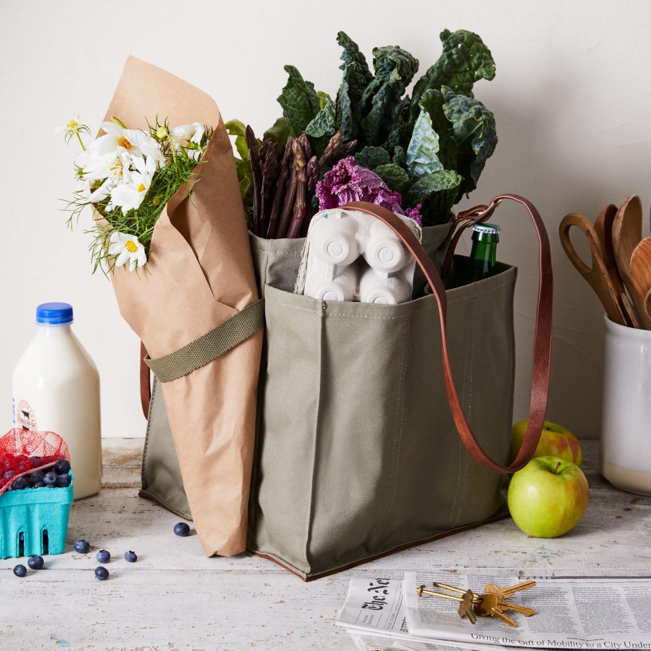Shopping bags & 2025 baskets