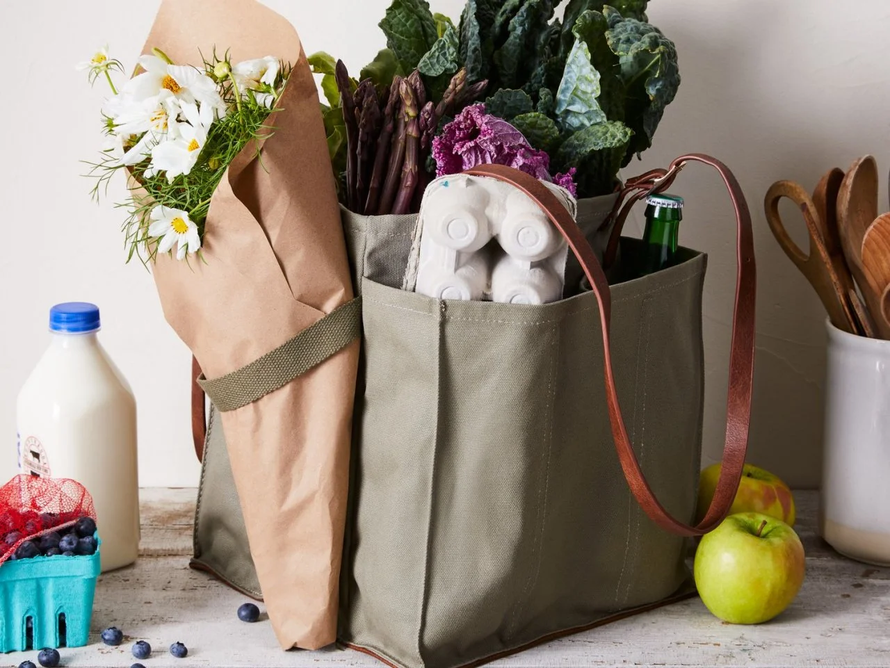 The Best Stylish Bags and Baskets for Farmers Markets Decor Trends Design News HGTV