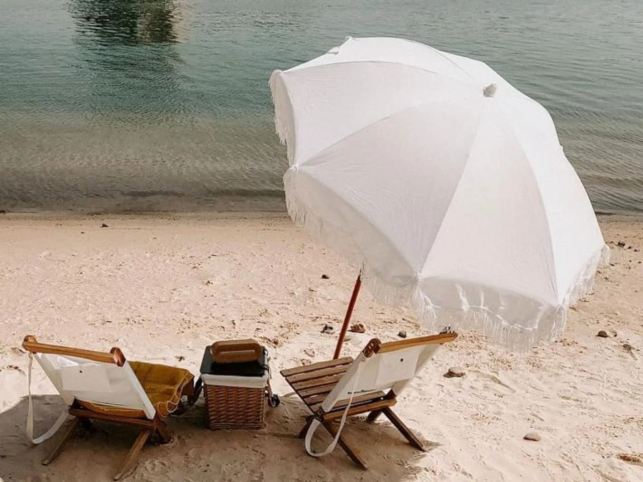 12 Best Beach Umbrellas in 2024 HGTV Top Picks HGTV