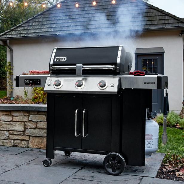 8 Best Gas Grills For Every Patio And Budget In 2021 - Best Small Grills For Patio