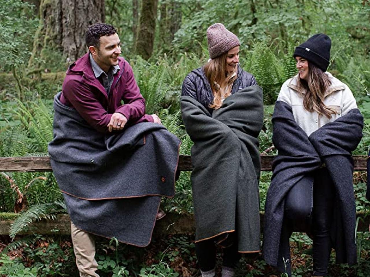 12 Best Outdoor Blankets and Throws 2022