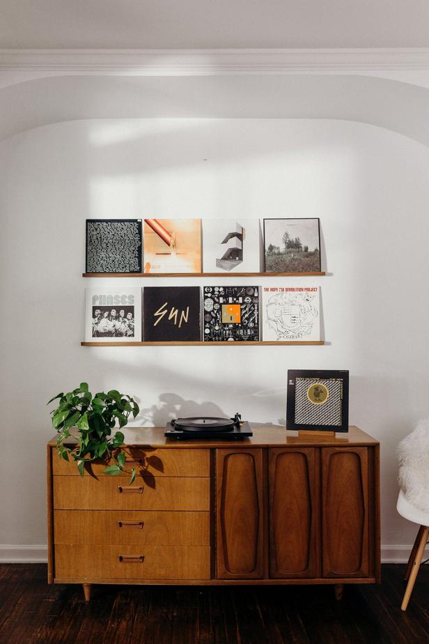 12 Best Vinyl Record Storage Solutions 2022 Hgtv - Vinyl Record Home Decor